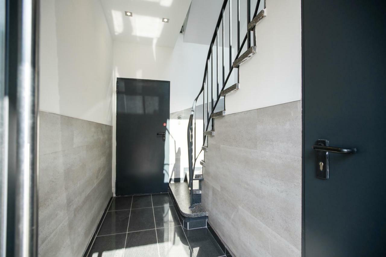 Apartment Here Nd *